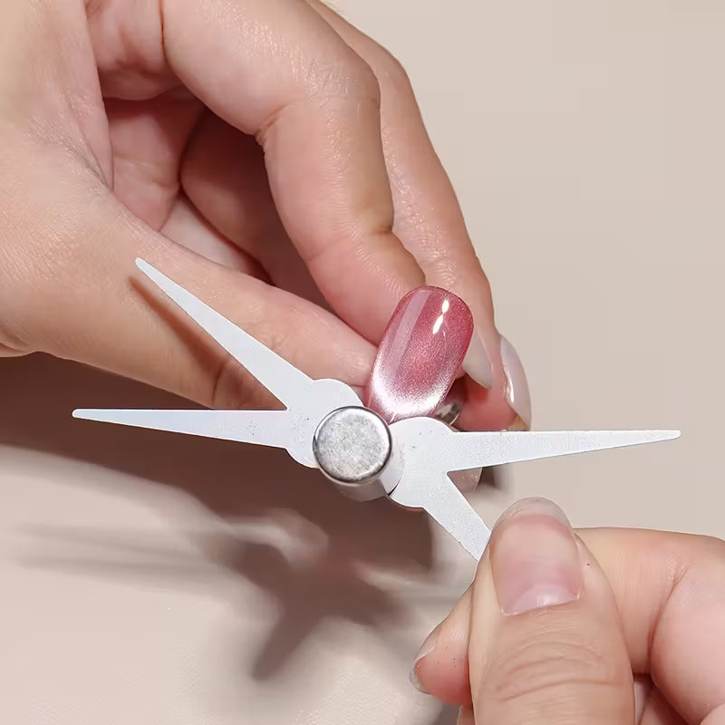 French-Style Cat Eye Magnet